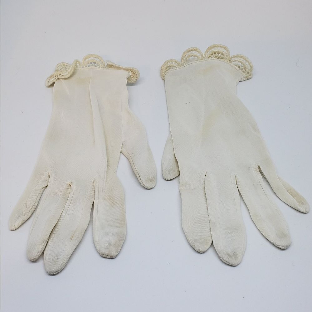Vintage White Gloves with Lace Trim
